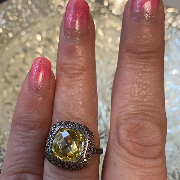 New CZ Canary size 9 ring - Picture 4 of 7